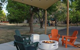 Boulder Twin Lakes Inn